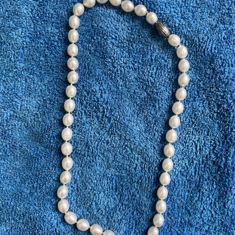 Iridesse pearl necklace